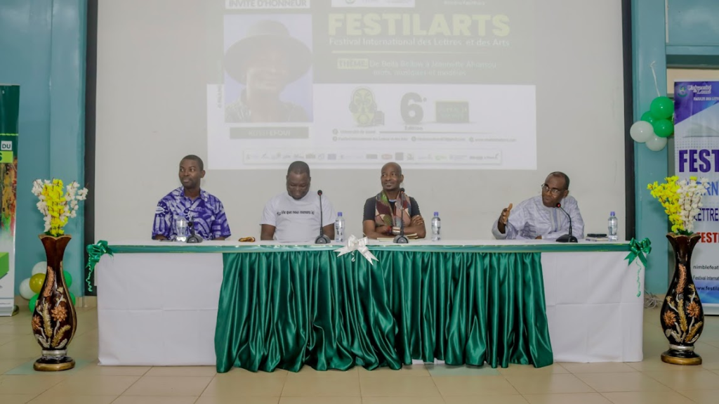 Cérémonie d’ouverture du Festilarts 2023 (de la gauche vers la droite : Patron HENEKOU, Anas ATAKORA, Kossi EFOUI et Prof Dotsè YIGBE